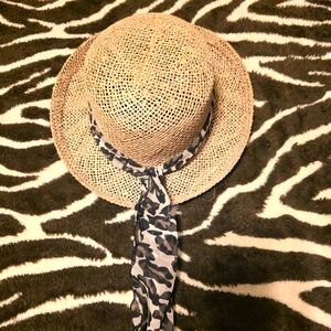Stylish Straw Hat with Animal Print Scarf